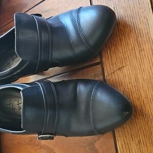 Vintage witchy shoes. So cool!